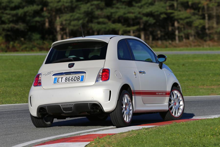  Abarth 595 50th Anniversary Edition 2013 года  (фото 18 из 26)